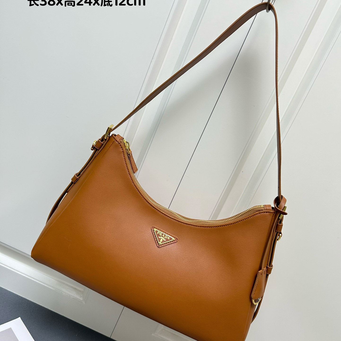 Pra*a top handle bags